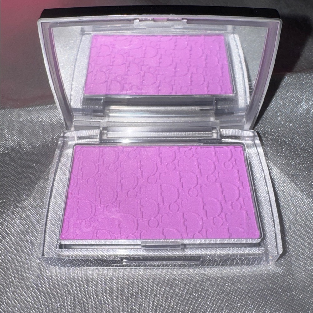 Dior Backstage Rosy Glow Blush 063
PINK LILAC
PH-ACTIVATED COLOR, NEW